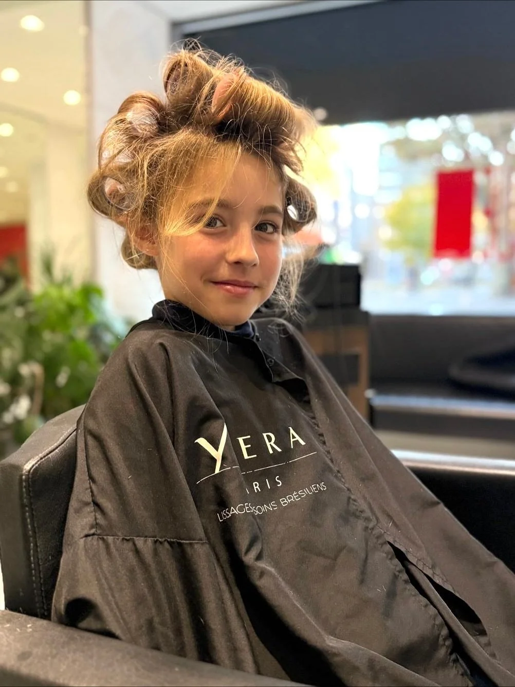 S&eacute;ance coiffure en pr&eacute;vision d&rsquo;une soir&eacute;e pyjama 💕💕💕

#19thavenue #coiffeurgeneve #salondecoiffuregeneve #eauxvives #coiffeurenfant #soireepyjama #kidshairstyle #brushing #kidshairsalon