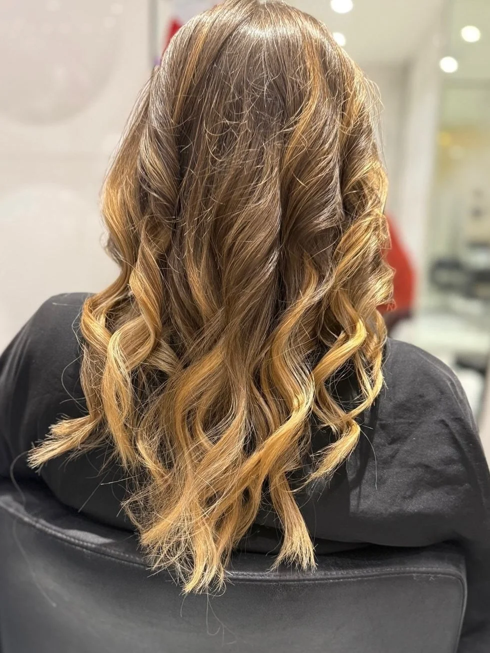 Magnifique soin botox + coupe wavy par Lucas 💇&zwj;♀️

19th Avenue coiffure 

📍Rue Fran&ccedil;ois-Versonnex 19 - 1207 Gen&egrave;ve
📞&nbsp;+41 22 736 48 56
📲 R&eacute;servation par t&eacute;l&eacute;phone ou en ligne (lien en bio) 

#botoxcapill