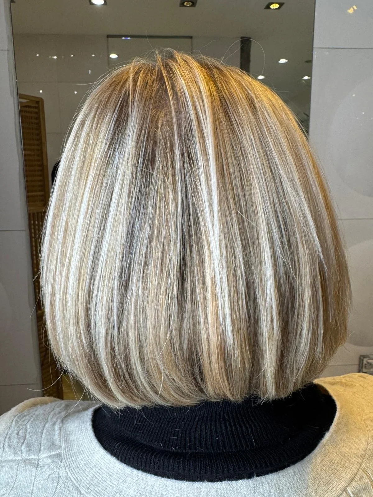 Balayage + coupe et brushing par Christophe✨

Nos horaires pendant les f&ecirc;tes 
&rarr; Mardi 30.12 : 10h - 19h
&rarr; Mercredi 31.12 : 09h - 17h 
&rarr; Jeudi 01 et vendredi 02.01 : ferm&eacute; 

D&egrave;s le 3 janvier : horaires habituels 

📲