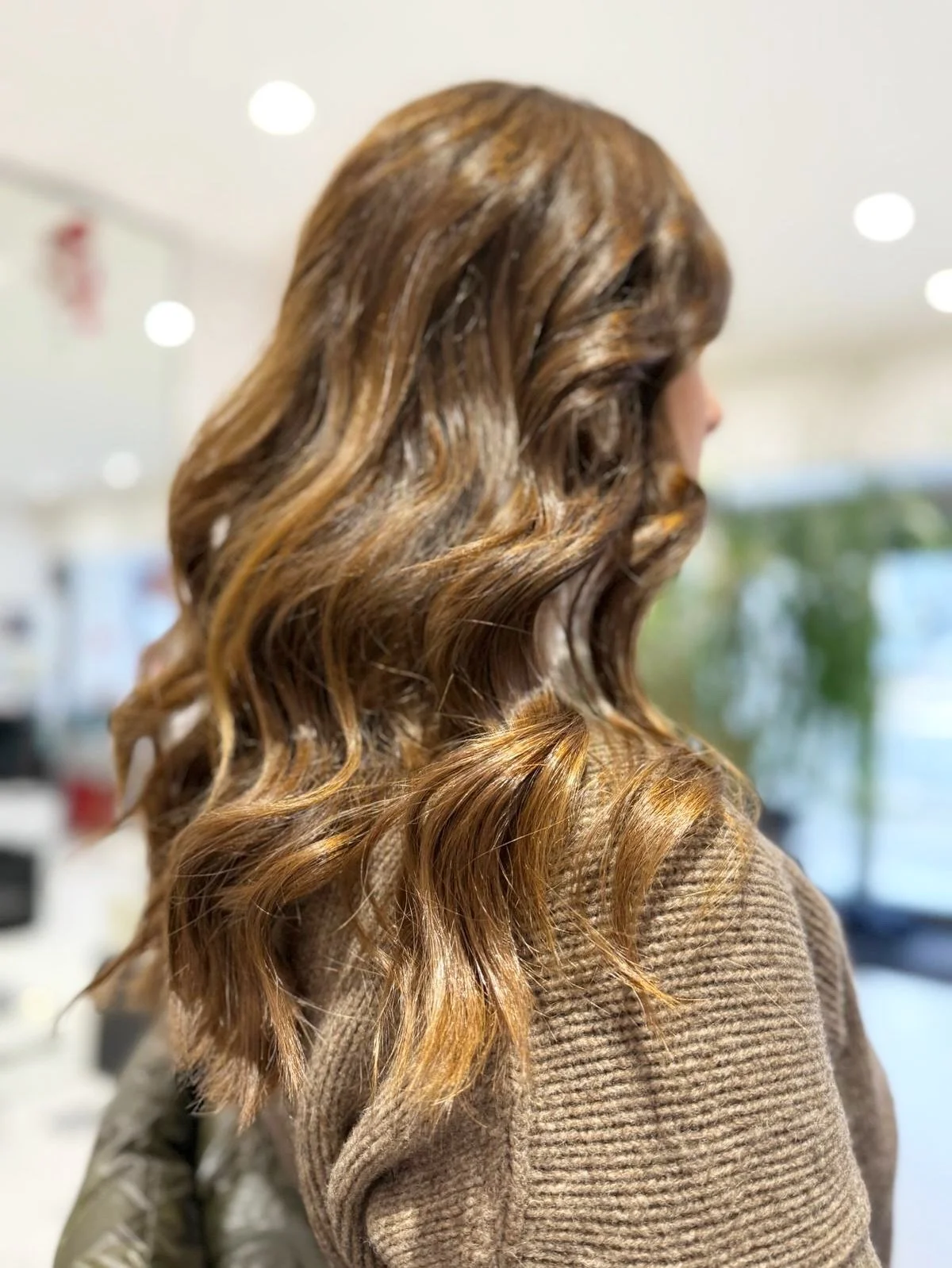 Sublime Ombr&eacute; + soin botox par Laila 🪮
Brushing wavy par Elise 💫

Nos horaires pendant les f&ecirc;tes 
&rarr; Mardi 30.12 : 10h - 19h
&rarr; Mercredi 31.12 : 09h - 17h 
&rarr; Jeudi 01 et vendredi 02.01 : ferm&eacute; 

D&egrave;s le 3 janv