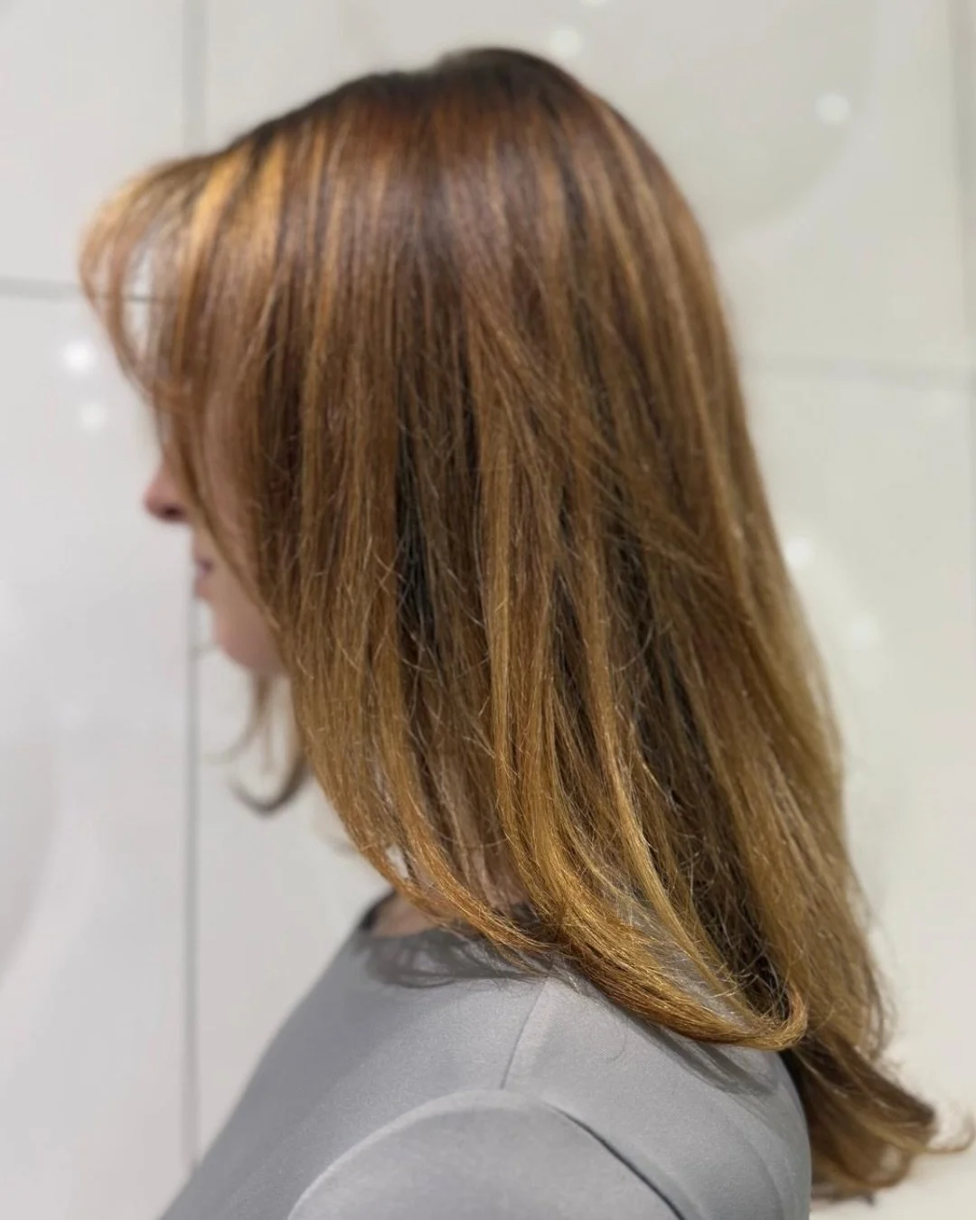 Avant apr&egrave;s by Pascale

Coloration surcharg&eacute;e rouge et cuivre 🔥
➡️&nbsp;L&eacute;ger balayage pour illuminer l&rsquo;ensemble et retourner &agrave; une teinte plus naturelle, sans toucher aux racines 

Envie d&rsquo;une nouvelle coupe 