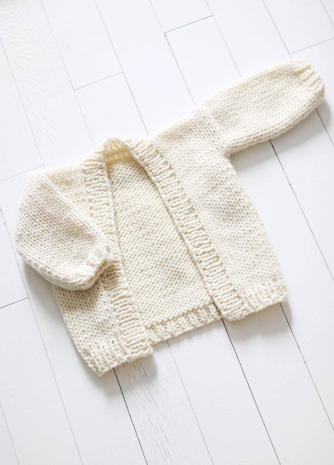 knitting-kit-lana-fina-tiny-cardigan_EN-01.jpeg