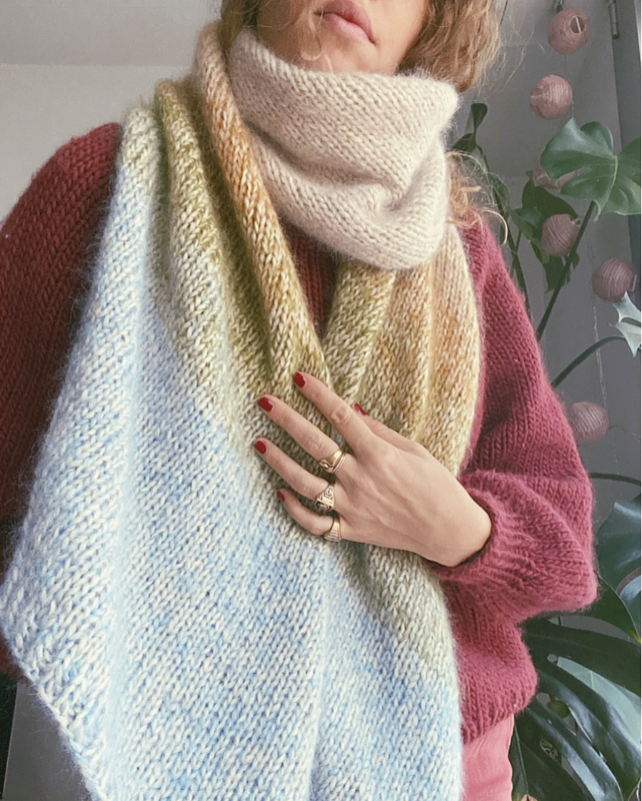 Melty Scarf - English