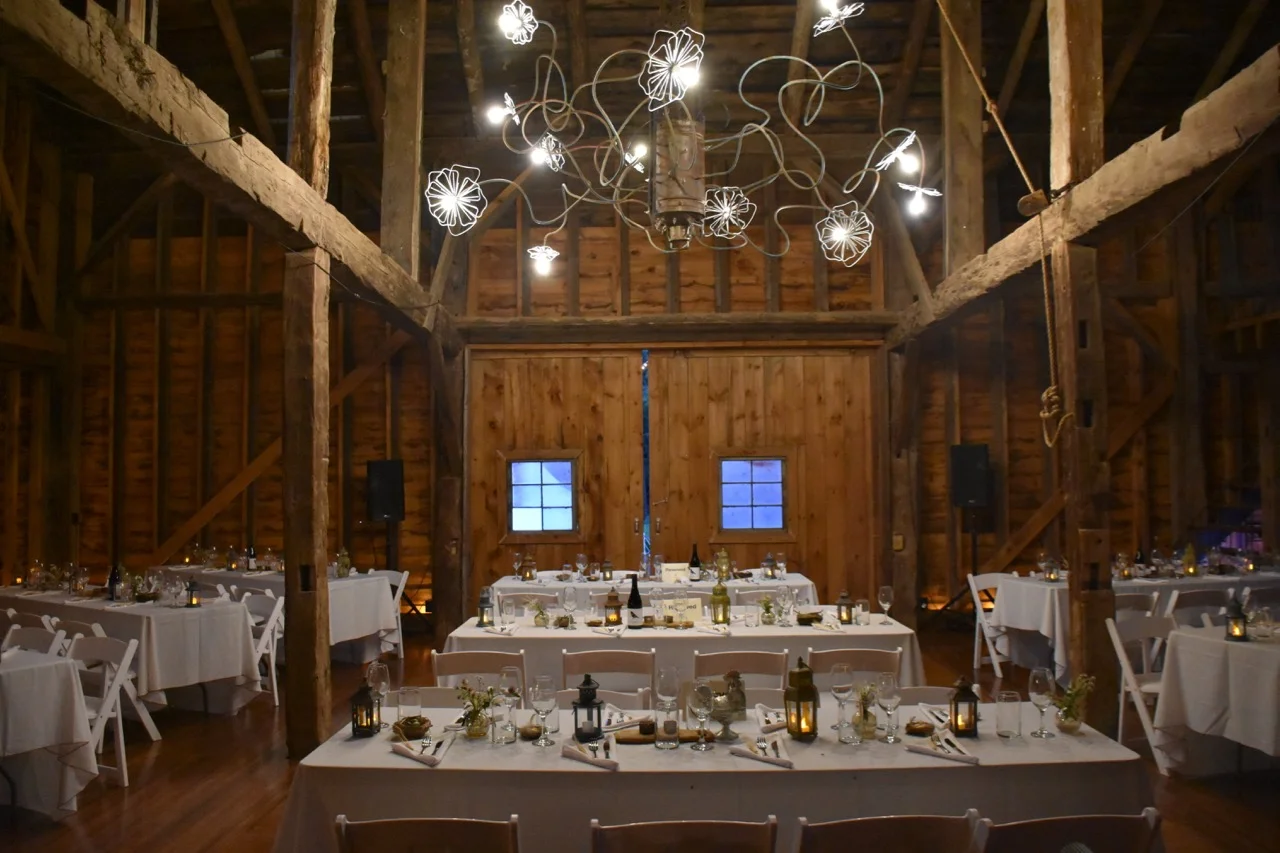 BarnSeatingCenter.jpg