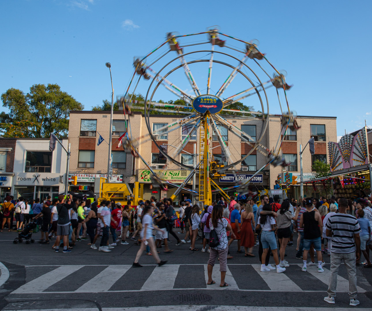 Sunday Evening at the Taste of The Danforth