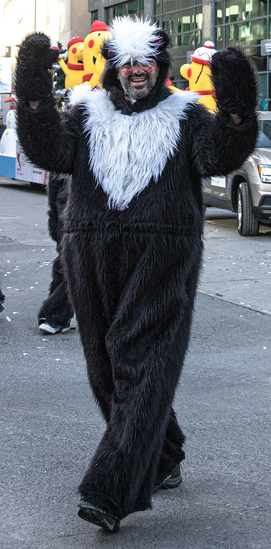 Skunk Waving Hello (Copy)