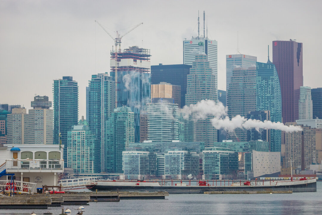  A closer look at the RAPIDS QUEEN brakewater and the Toronto skyline (aka the “Big Smoke) in the backdrop.  