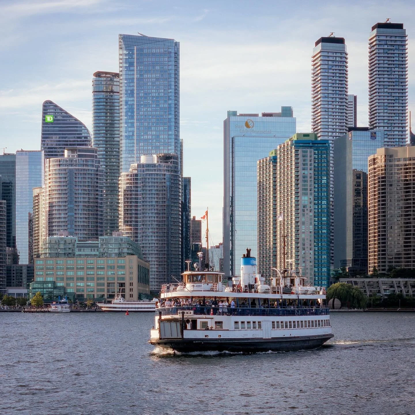 Thomas Rennie Ferry &bull;&bull;&bull; #torontoferry #torontoisland #lakeontario #toronto #greatlakes #summerinthecity
