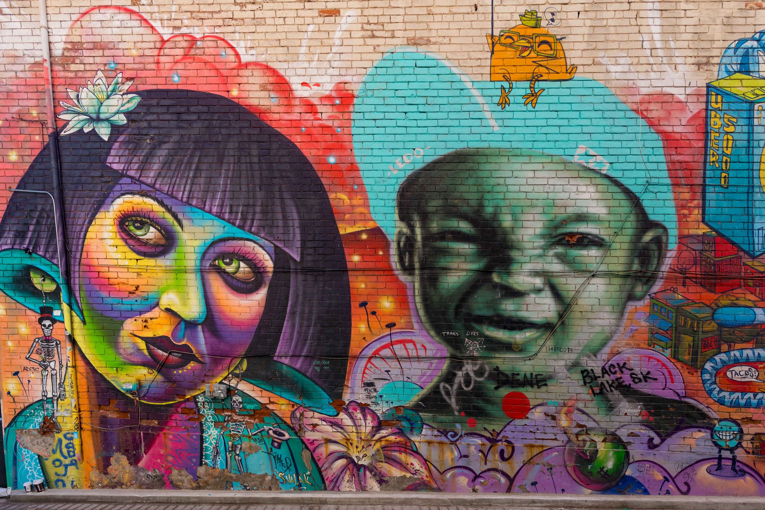 Graffiti Alley Toronto-3300.jpg