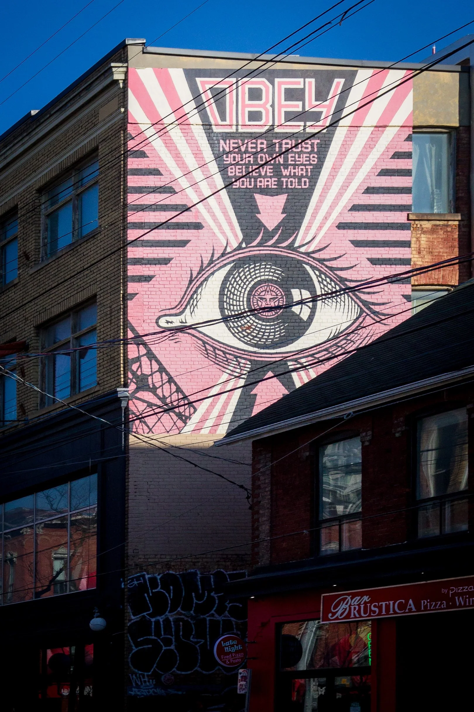 Graffiti Alley Toronto-3532.jpg