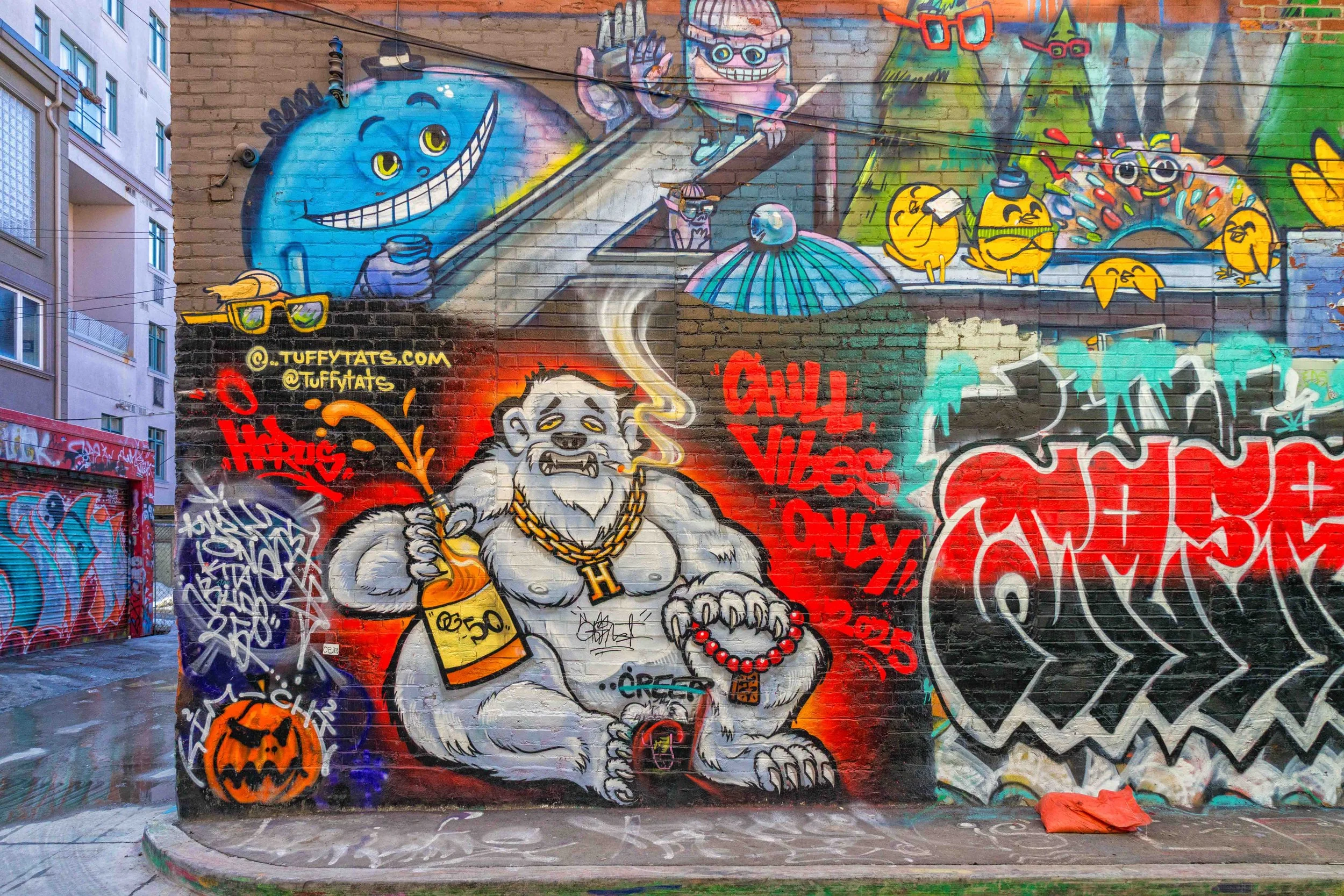 Graffiti Alley Toronto--10.jpg