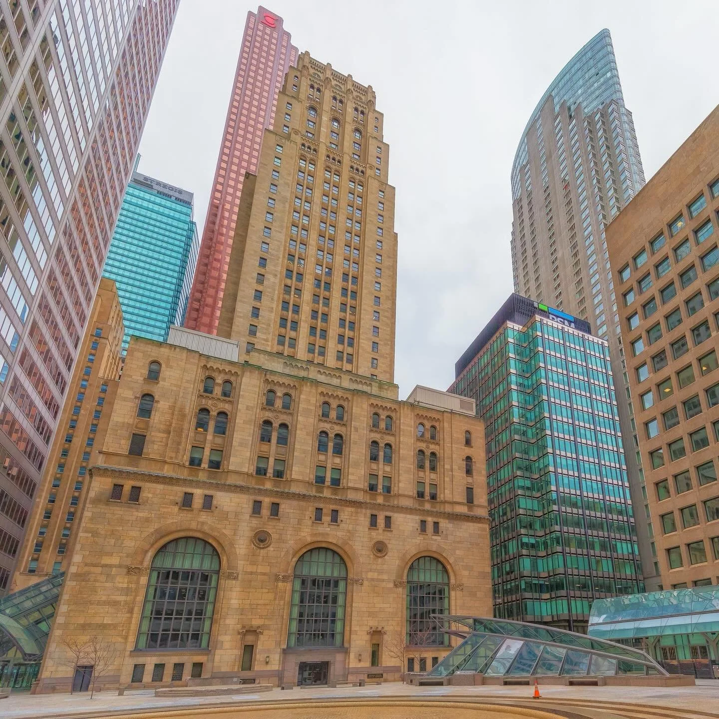 Commerce Court North, surrounded now &mdash; but not overshadowed. #Toronto #CommerceCourt #BayStreet #TorontoArchitecture #FinancialDistrict