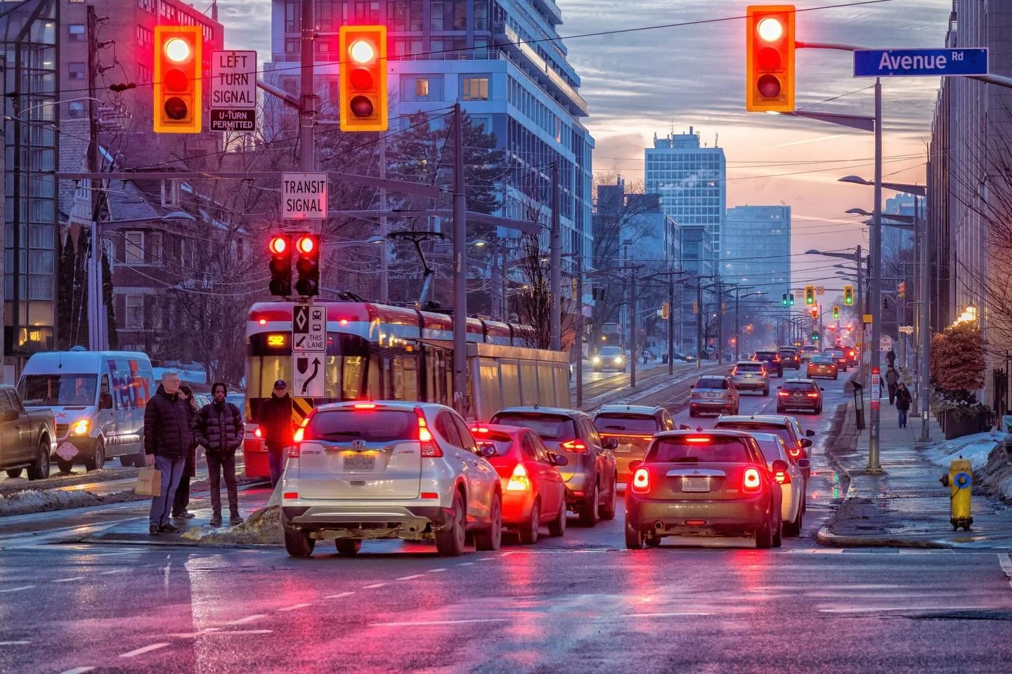 Rush hour glow at St. Clair &amp; Avenue #ashleylduffus
