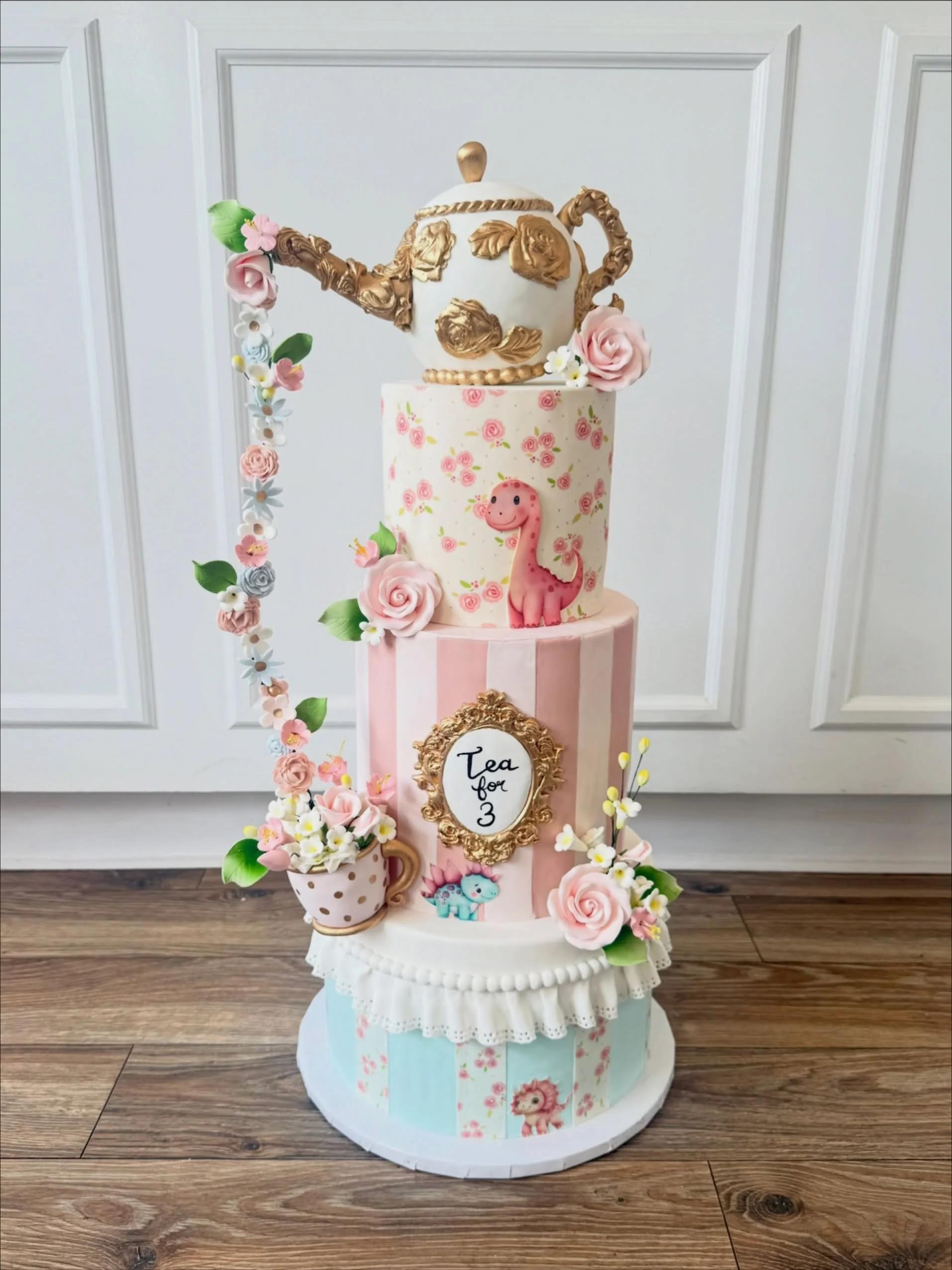 A closeup to kick off anniversary week🫖💗Stop by for a mini cupcake and enter our raffle by Saturday!

#sweetandflour #secaucus  #njbakery #customcakes #njeats