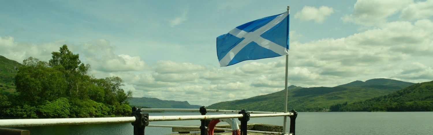 scotland-flag-stronachlachar-loch-katrine.jpg