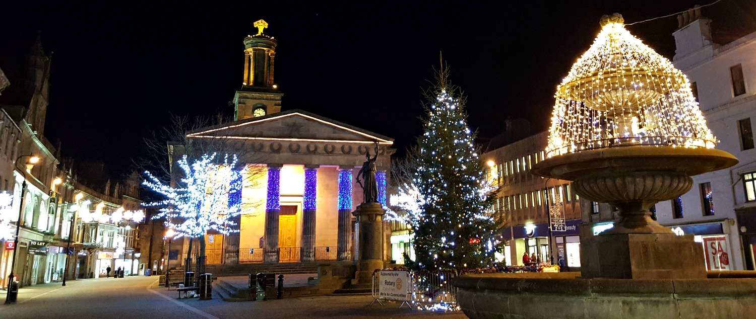 Elgin Christmas Lights. Hmm. Maybe everyone went shopping in Inverness that day.