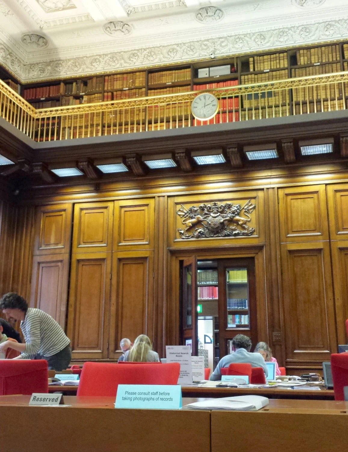 The ScotlandsPeople Centre is the official government resource for family history research. It is located in central Edinburgh with search rooms in General Register House and New Register House. This shows one of the search rooms in General Register House.