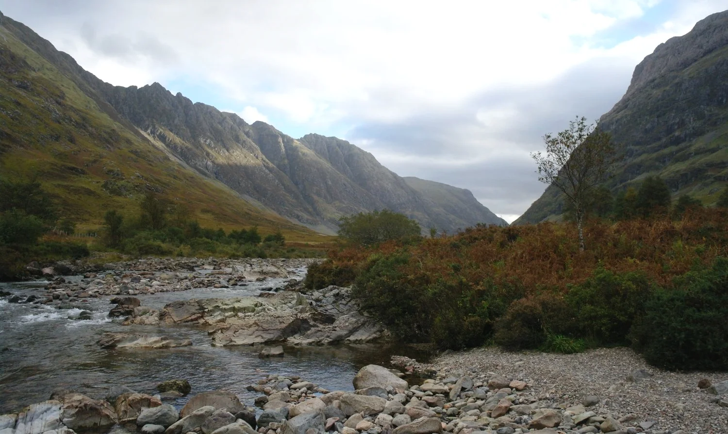 See? Glen Coe is still impressive when it's gloomy. Just a single shaft of sunlight in this October picture .