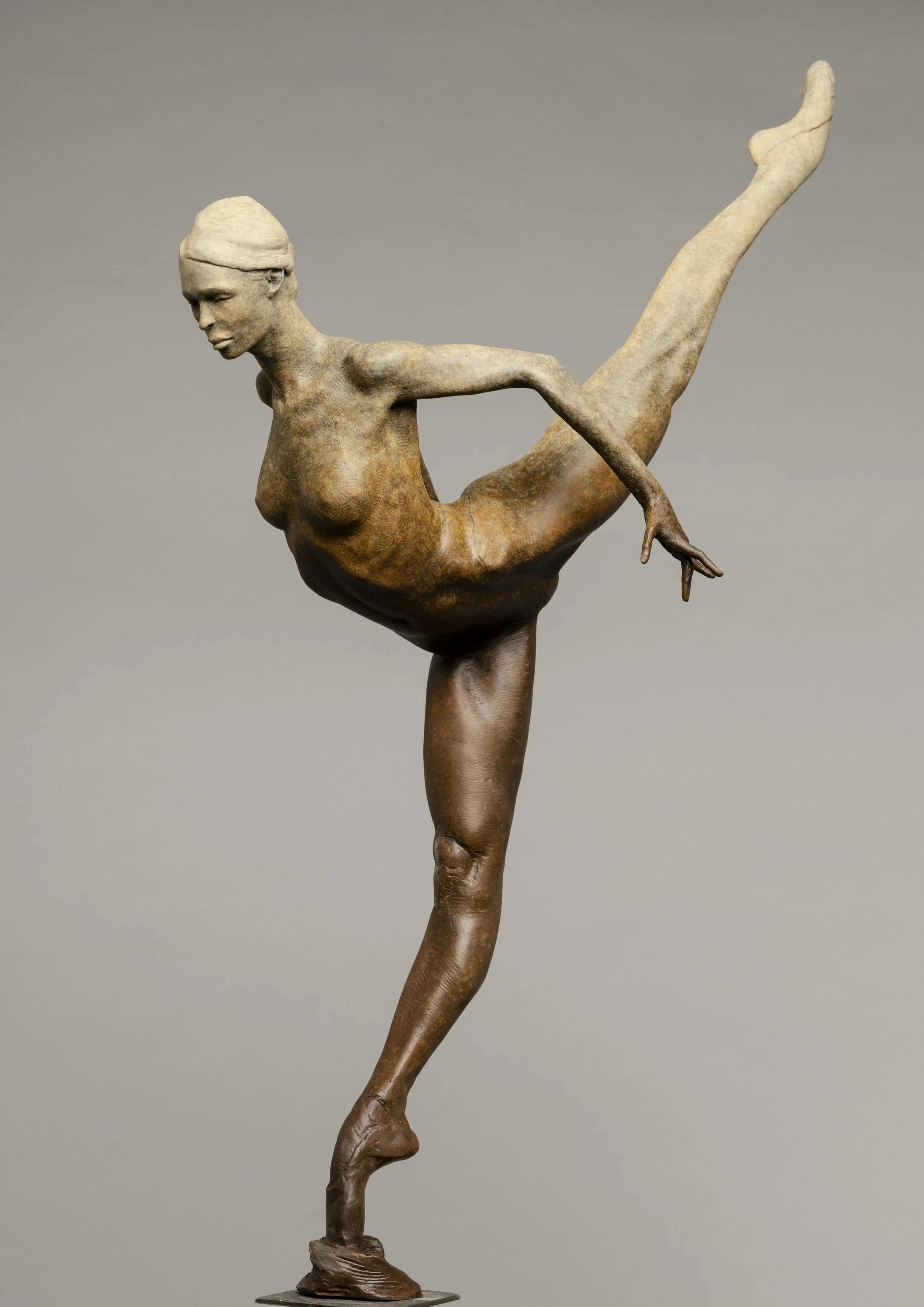 "En Pointe"

 

 Bronze w/Stone   1/3rd Life Size"  Limited Edition  