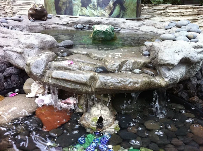 7281-324127-waterfall_in_showroom.jpg