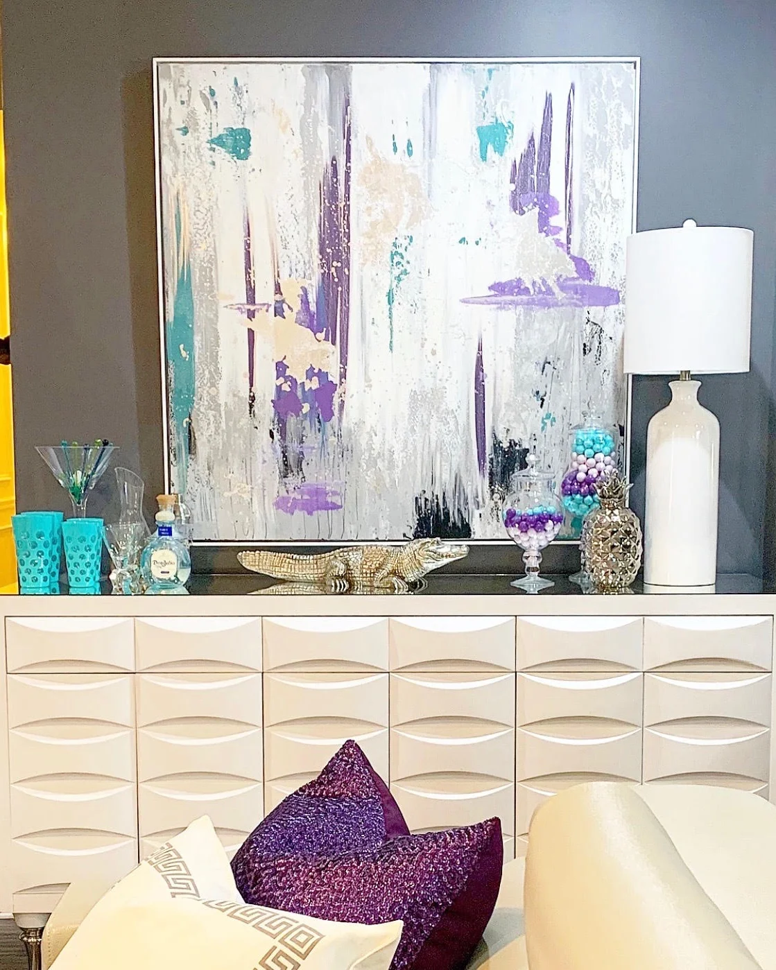 credenza.jpg