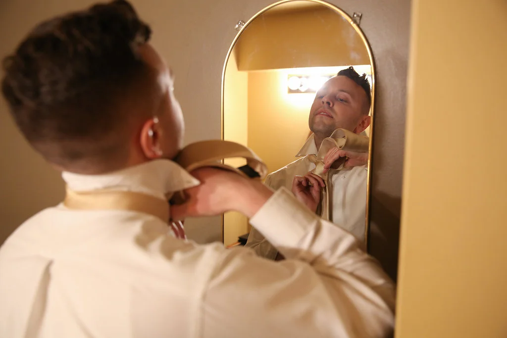Tyler Thompson spiffs up preshow