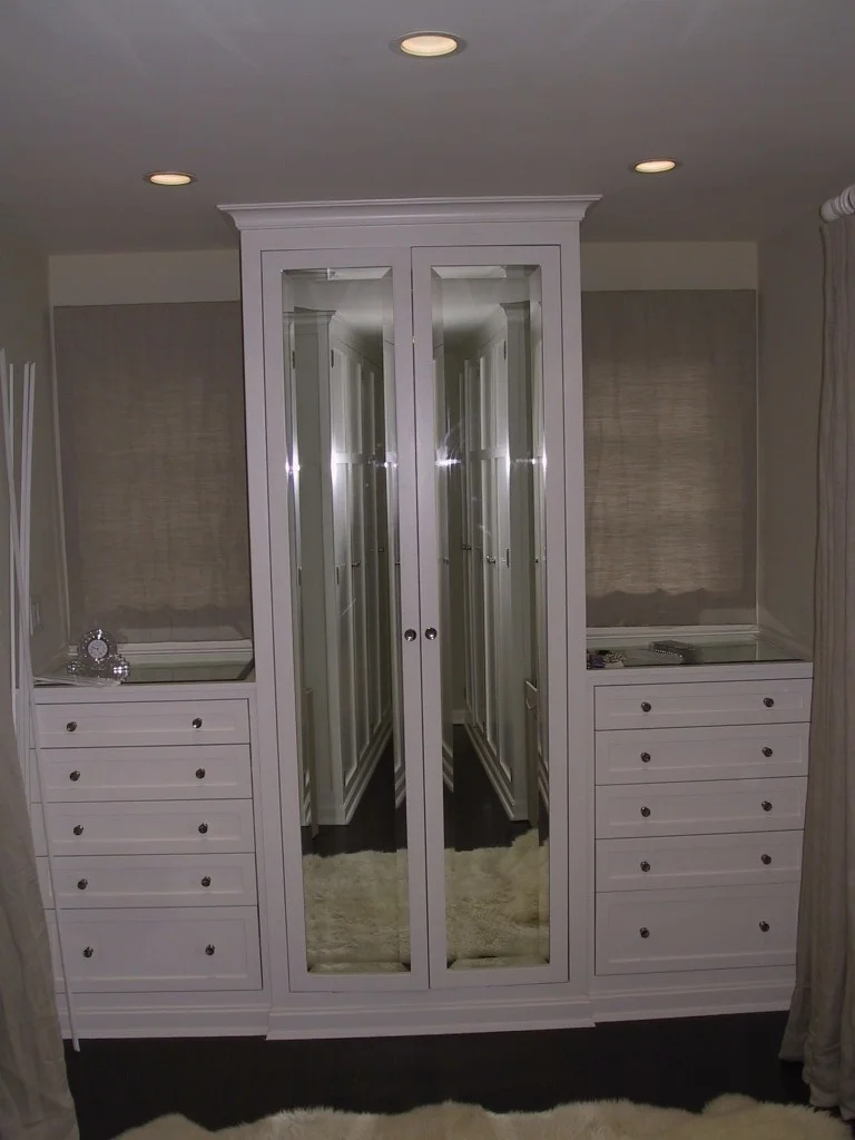 master custom closet detail