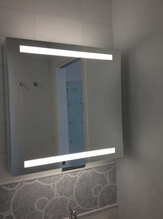 medicine chest detail lights on