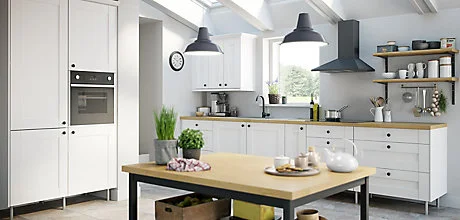 IT_Kitchen_Westleigh_Ivory_Style_Shaker_Main_Room_Shot.jpeg