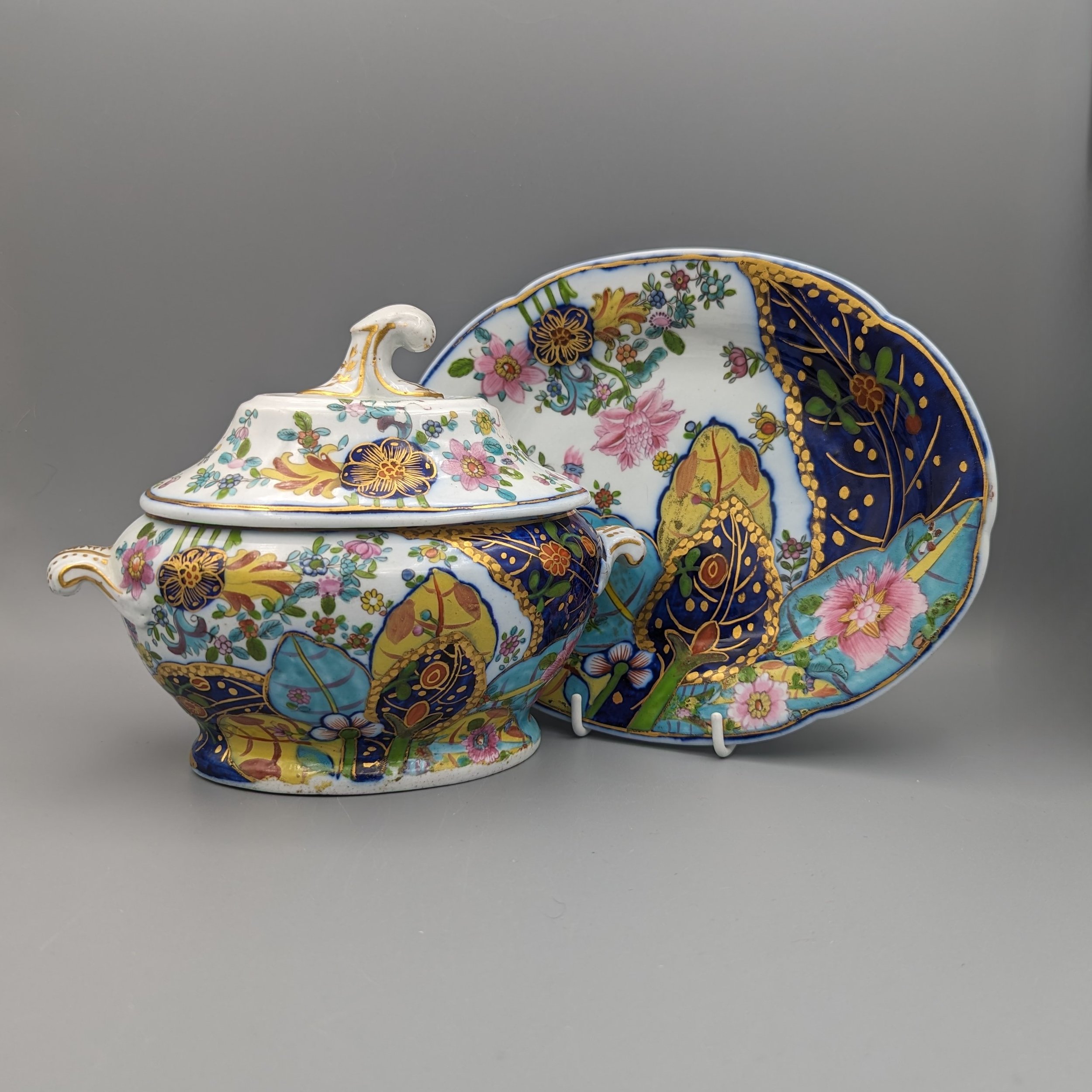 Ericsson St. AntiquesCoalport Tobacco Leaf Tureen and Undertray.jpg