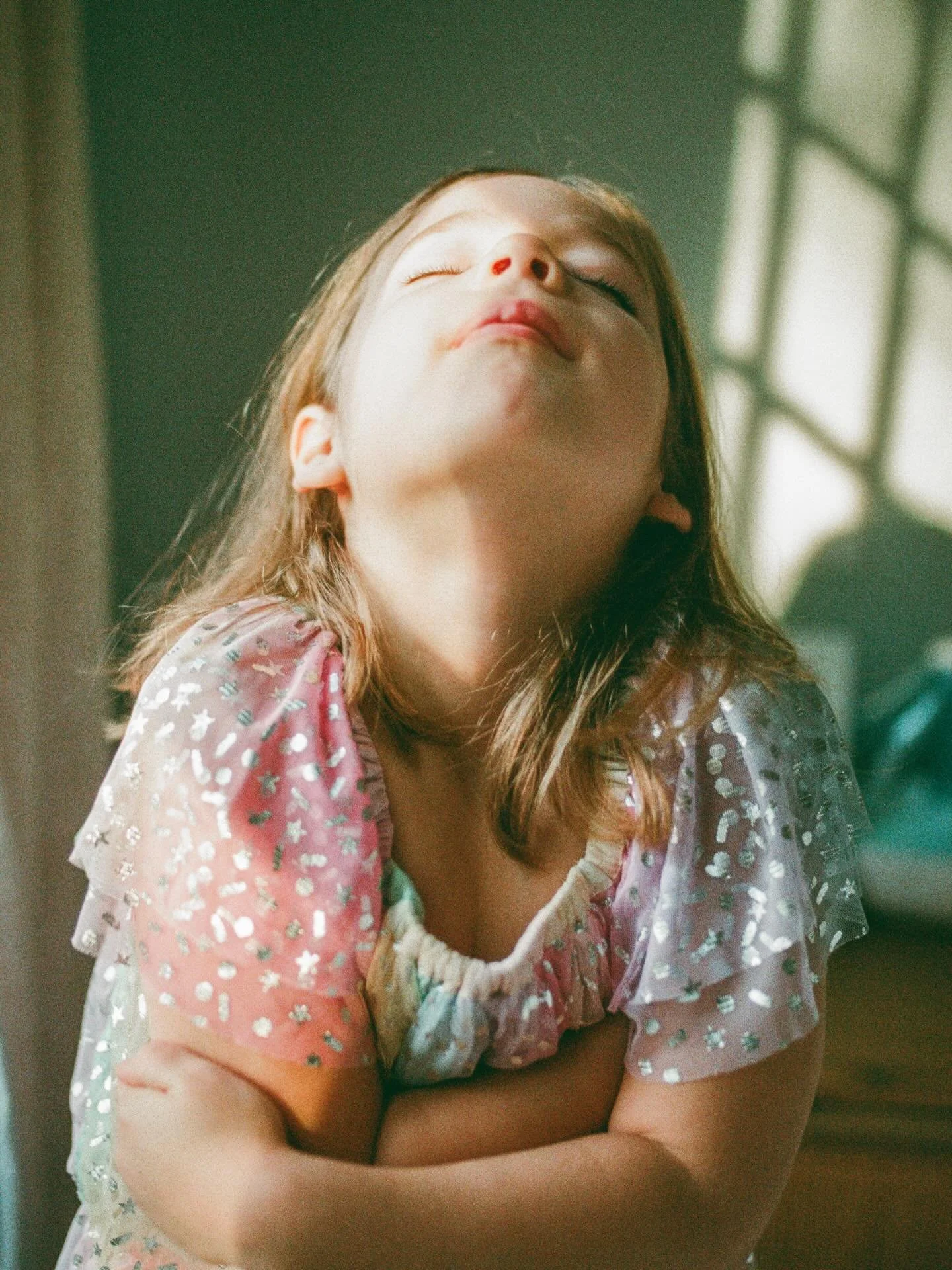 Photographing this beautiful family, with their kids having such a similar age gap to our own two, took me right back to those early days after Clementine was born. Newborn photography is my own little cheat until the time machine is invented! 

Film