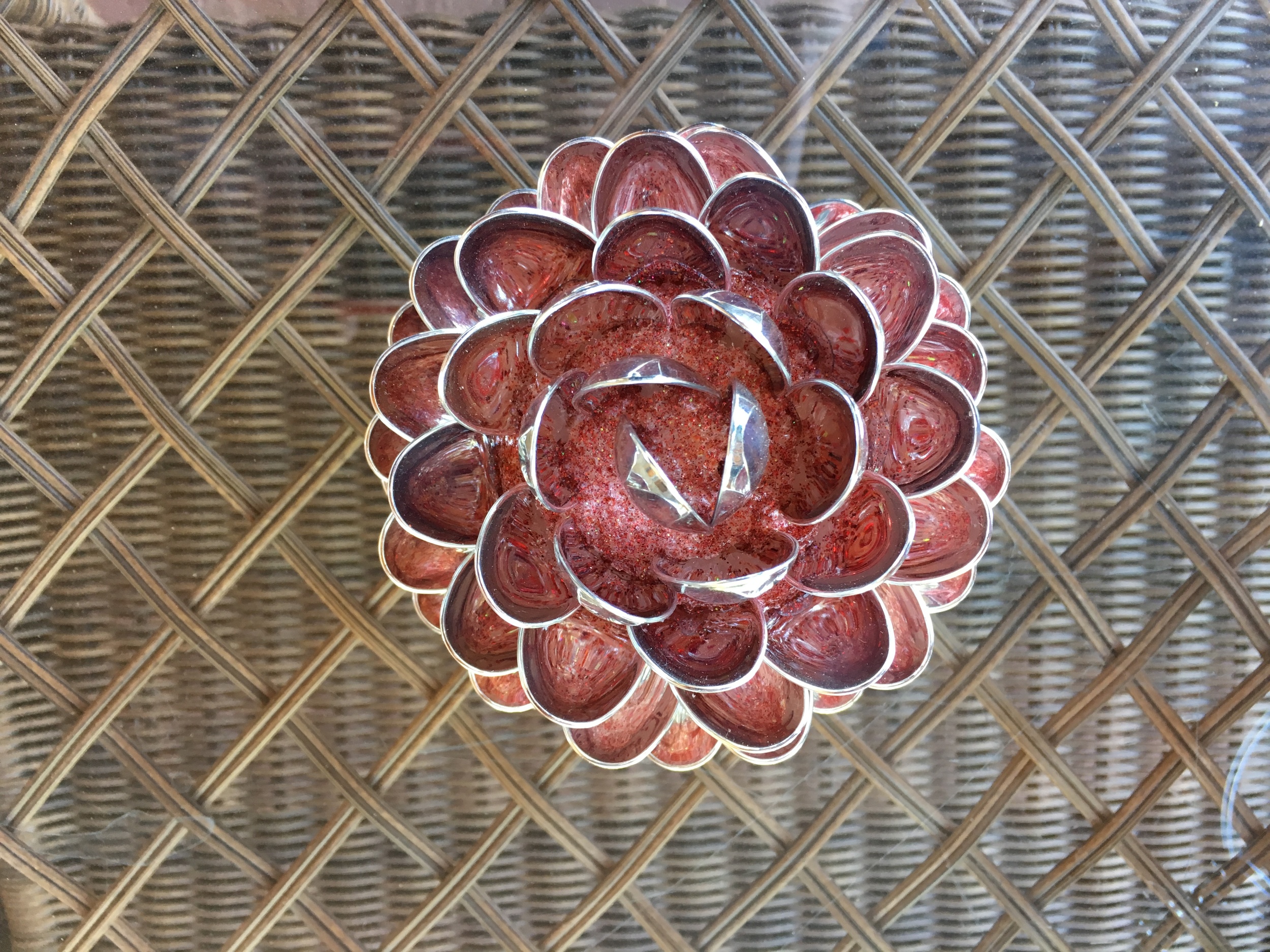 hand-crafted stemless spoon flower lookin' fab on the patio!!