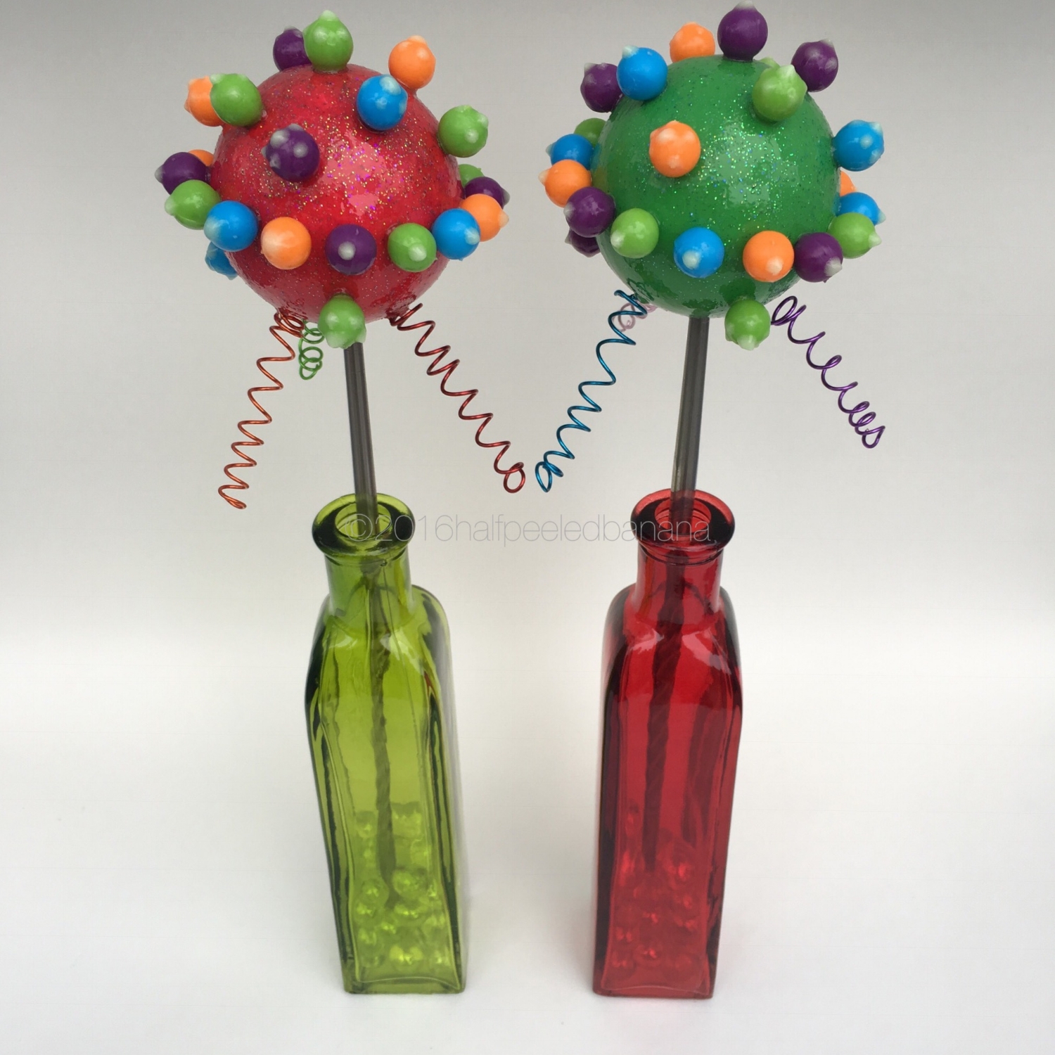 holiday ufo buddies  - tabletop flowers - ringed space style 4x11