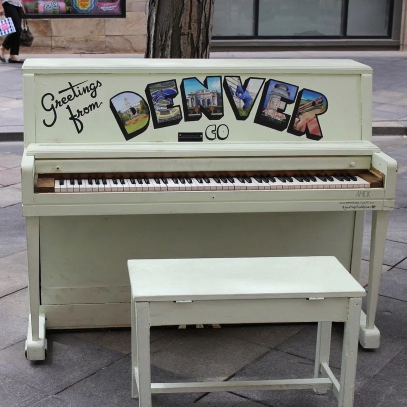 LIVE piano painting event on the 16th Street Mall!
