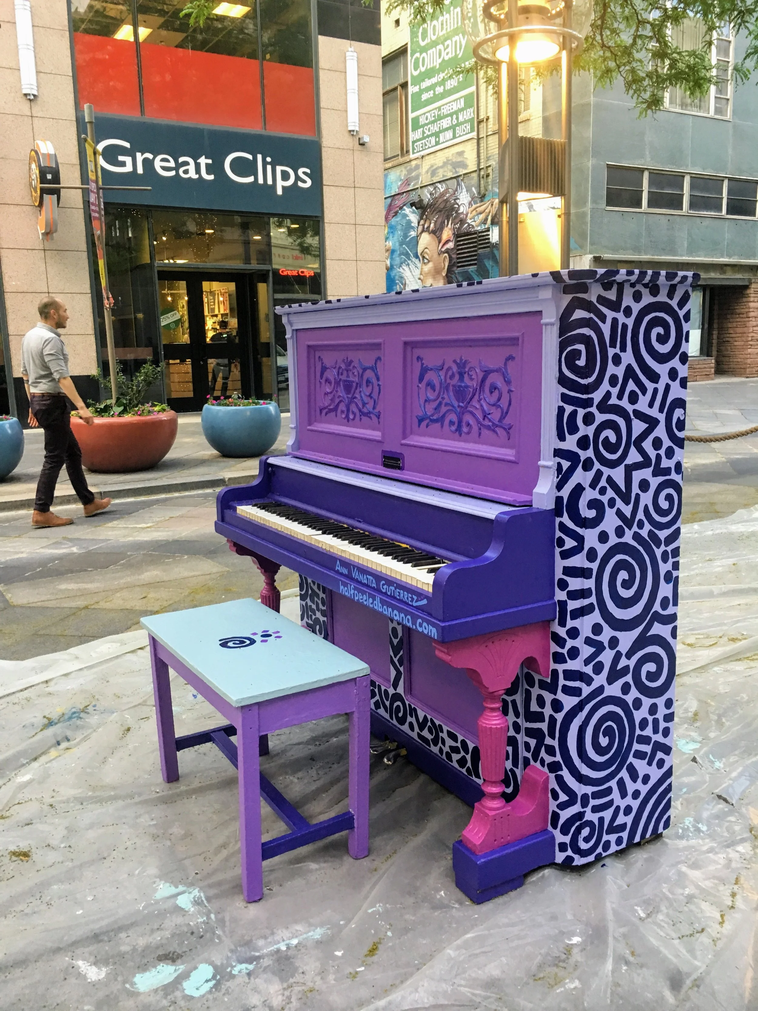 piano-2018-side-halfpeeledbanana.JPG