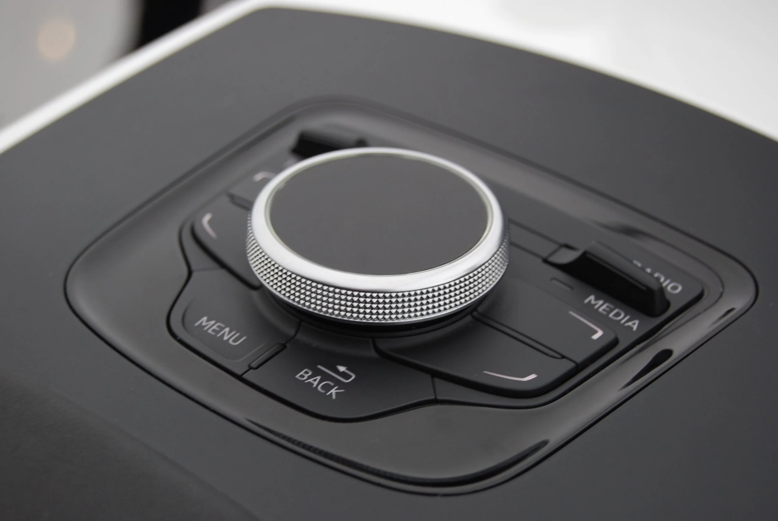 ces-2011-audi-keynote-mmi-ces.jpg