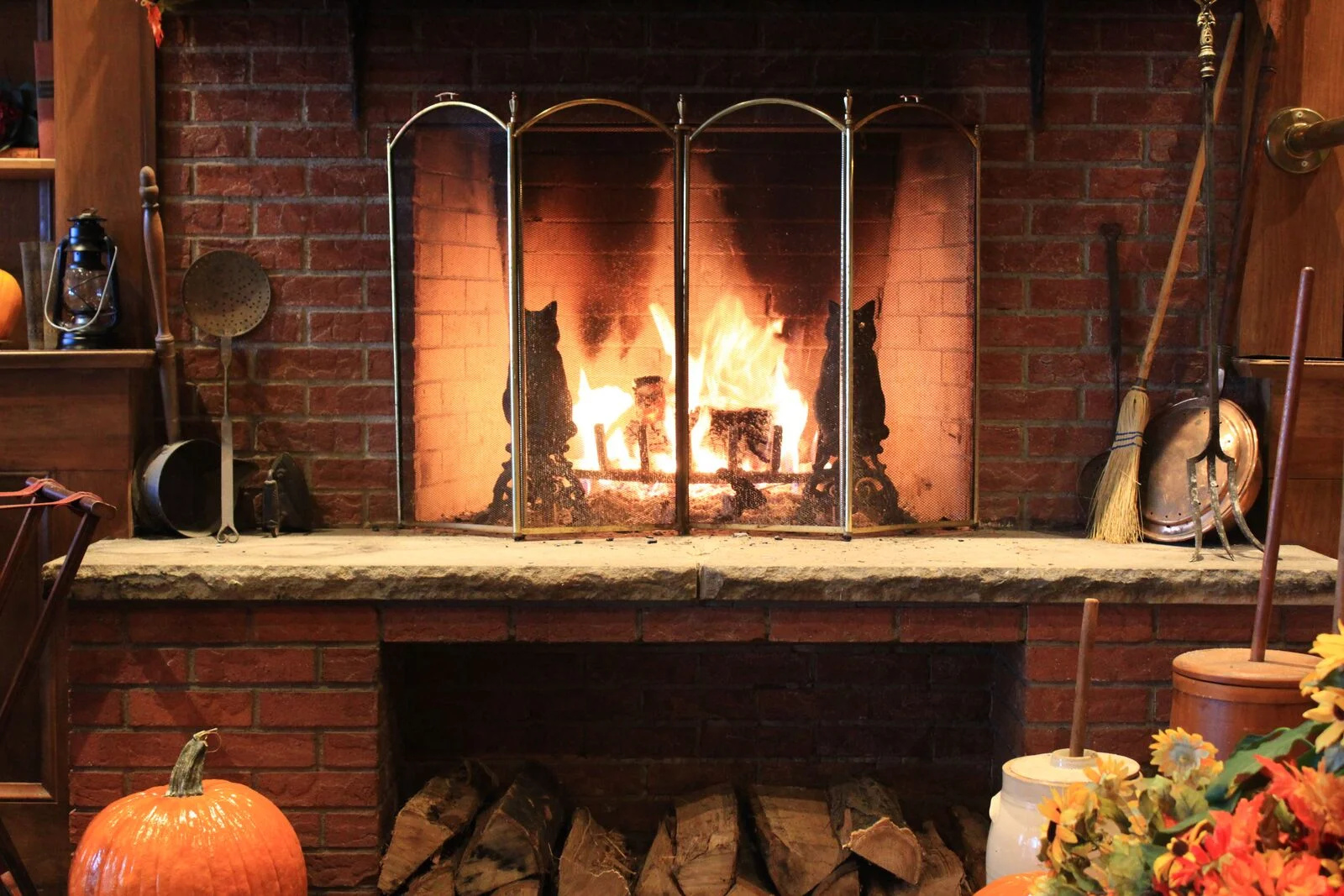 WCT_Fireplace_Pumpkin.jpg