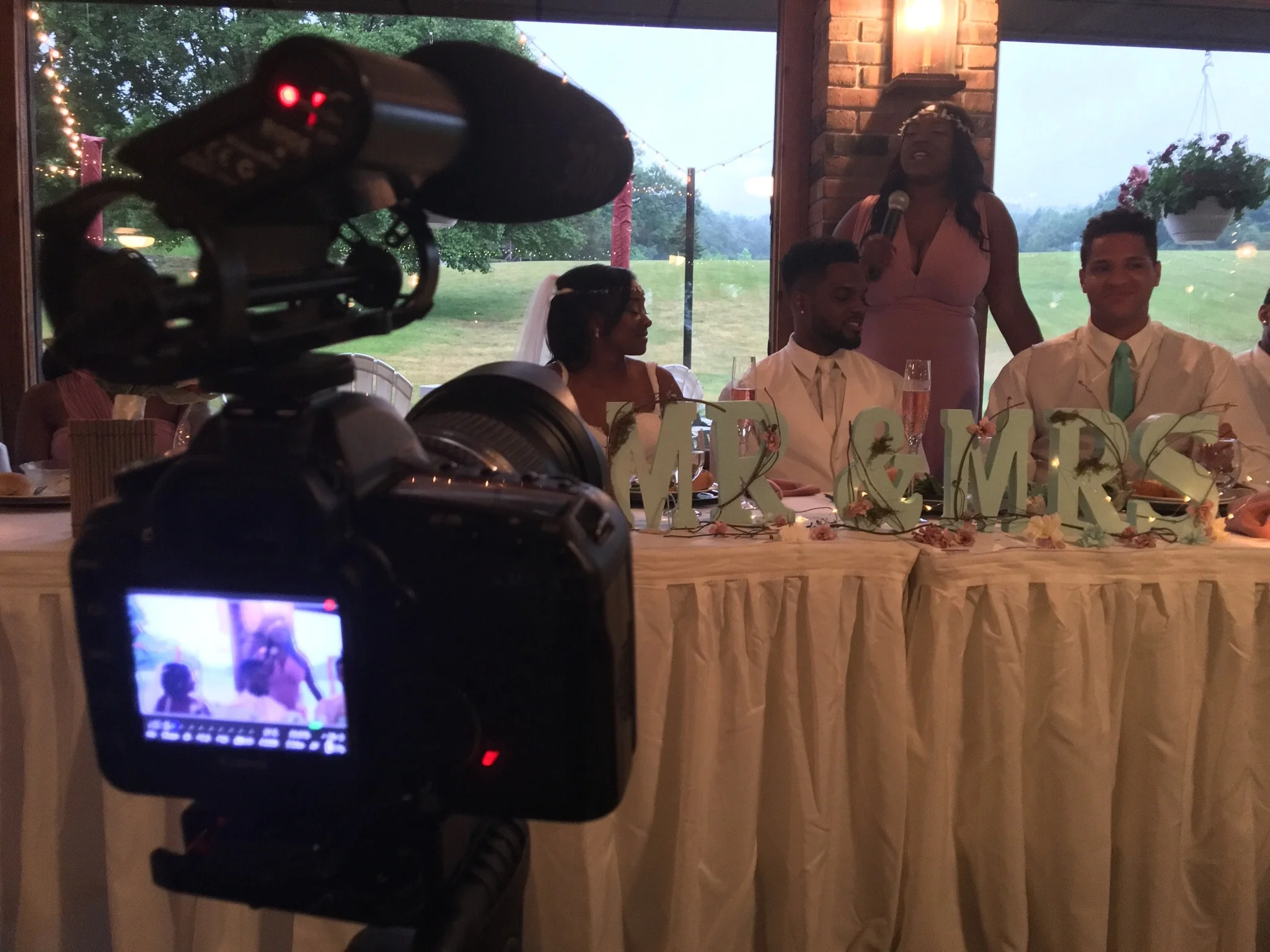 Always a plus when both the Maid of Honor and Best Man have a sense of humor. Makes for the best speeches.