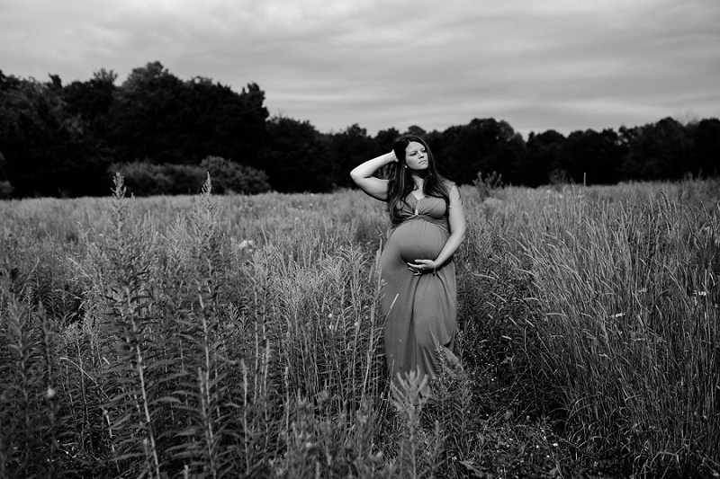 ludington-michigan-maternity-photographer-west-michigan-sand-dunes-maternity-jennifer_0119.jpg