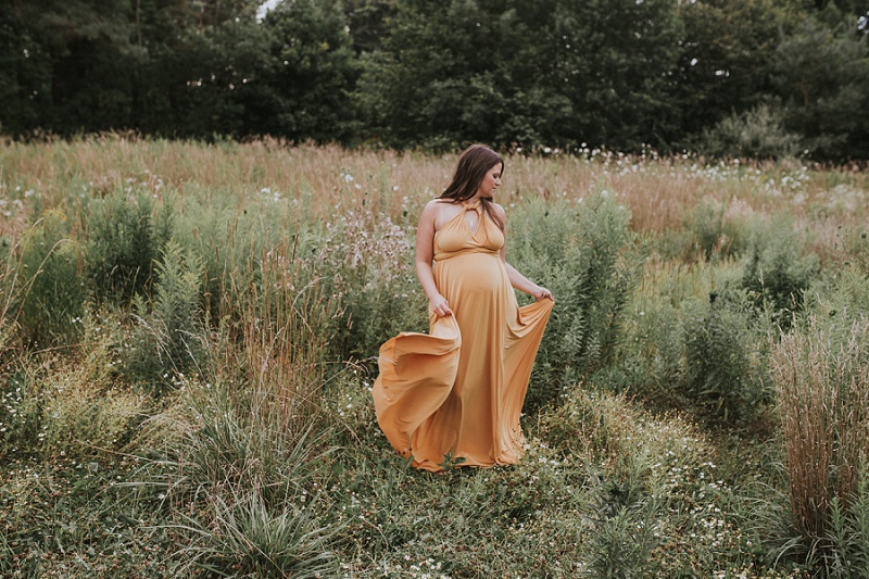 ludington-michigan-maternity-photographer-west-michigan-sand-dunes-maternity-jennifer_0125.jpg