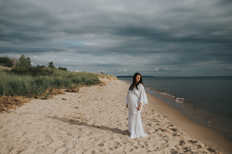 ludington-michigan-maternity-photographer-west-michigan-sand-dunes-maternity-jennifer_0130.jpg