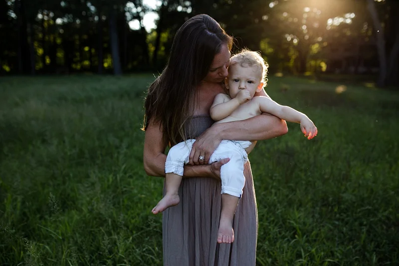 ludington-michigan-motherhood-photographer-west-michigan-river-session-ellen_0137.jpg
