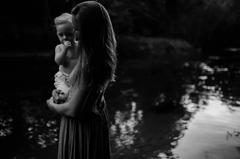 ludington-michigan-motherhood-photographer-west-michigan-river-session-ellen_0141.jpg