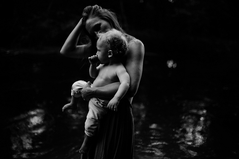 ludington-michigan-motherhood-photographer-west-michigan-river-session-ellen_0142.jpg