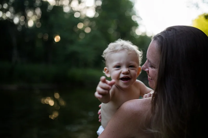 ludington-michigan-motherhood-photographer-west-michigan-river-session-ellen_0144.jpg