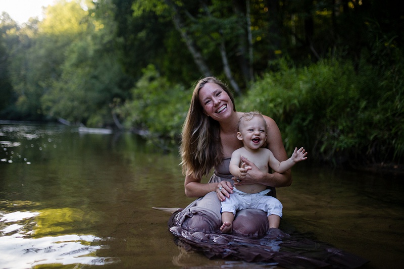ludington-michigan-motherhood-photographer-west-michigan-river-session-ellen_0147.jpg