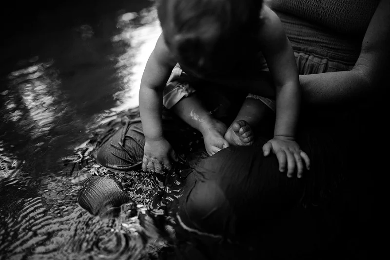 ludington-michigan-motherhood-photographer-west-michigan-river-session-ellen_0152.jpg
