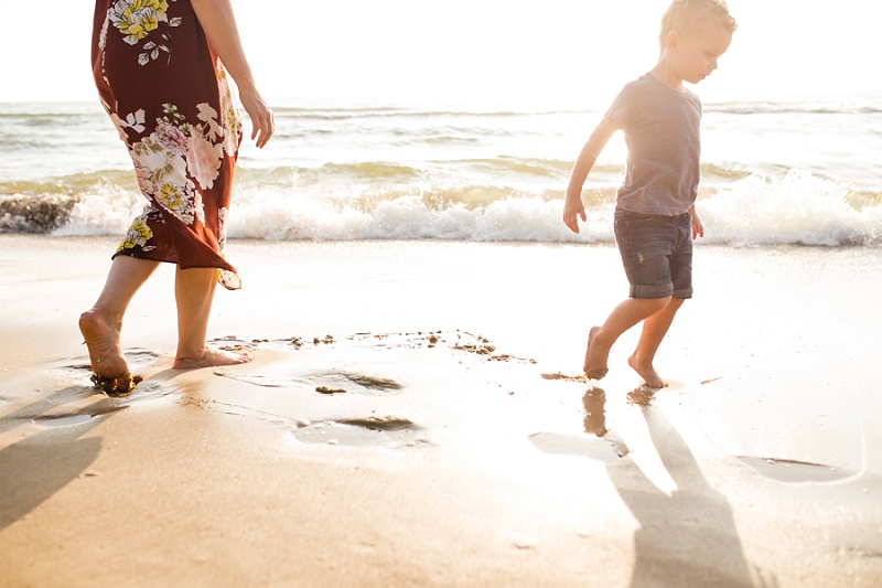 ludington-michigan-photographer-beach-session-minis_0001.jpg