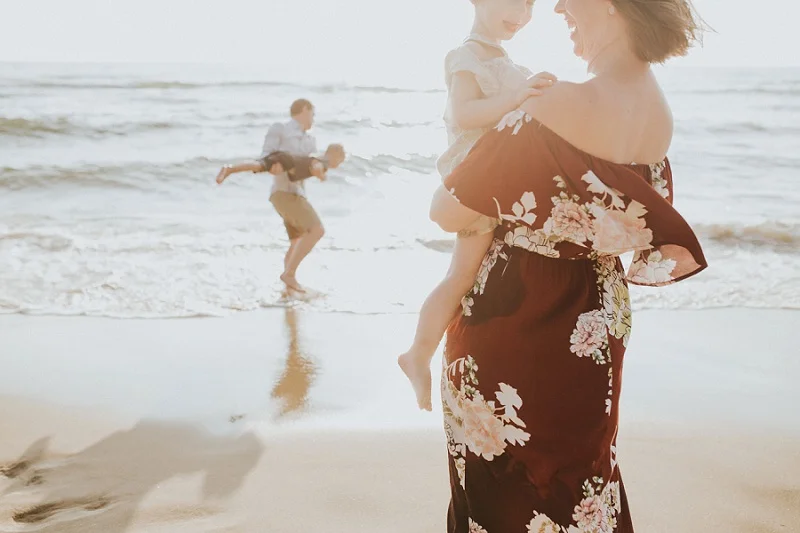 ludington-michigan-photographer-beach-session-minis_0005.jpg