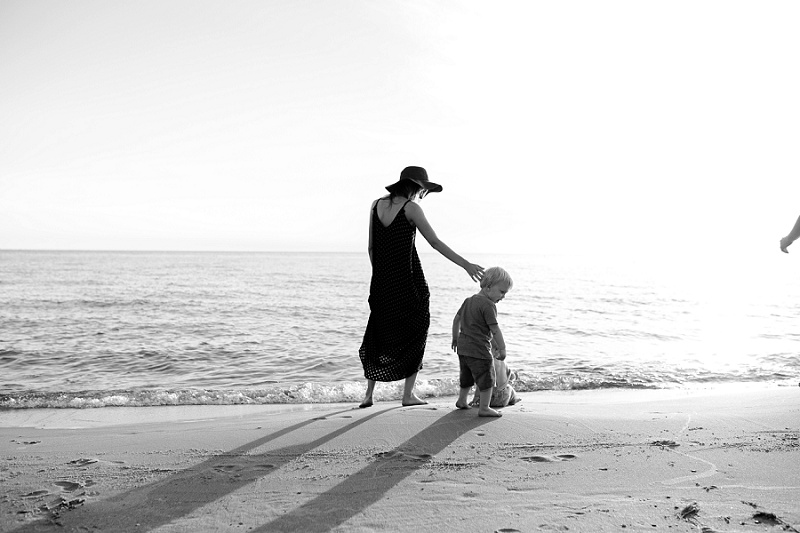 ludington-michigan-photographer-beach-session-minis_0012.jpg